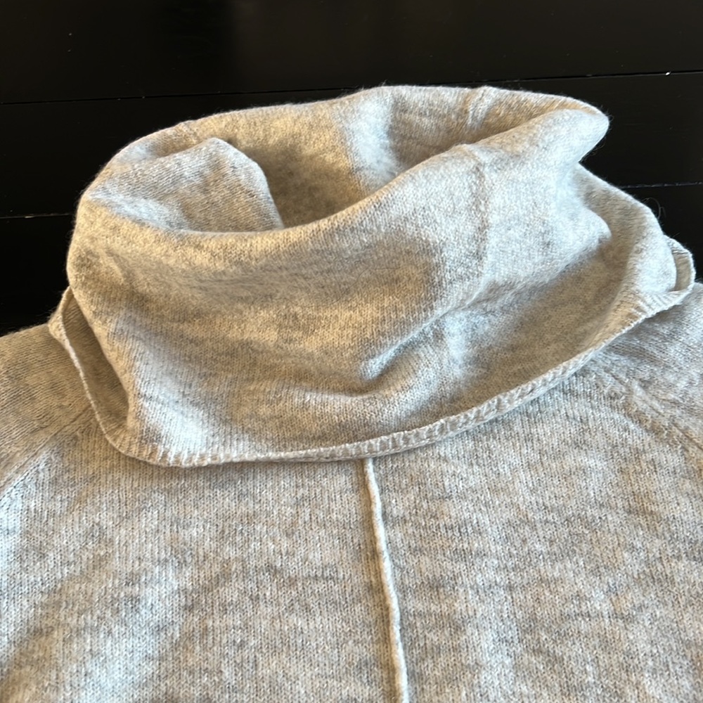 Sweater - Grey/Cream In Color - Float Style With … - image 3